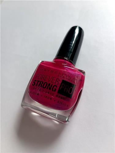 Maybelline - forever strong, 185 cranberry crush.